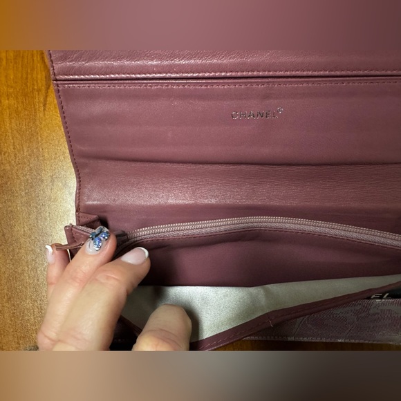 CHANEL Gorgeous Pink Chanel Wallet in Very Good Condition - Picture 5 of 8